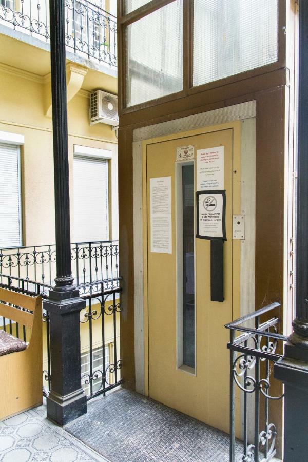 R&R Apartment Rakoczi Budapest Exterior photo